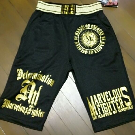 ハーフパンツ！金ロゴ！新品
