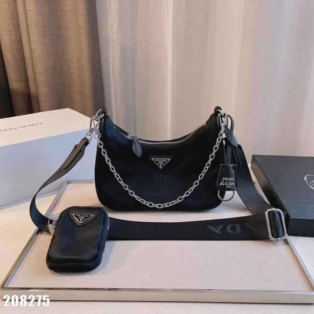 
美品!Pradaバックパック 大人気CF70