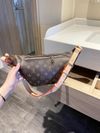 綺麗 美品 ウエス。トポーチHY11