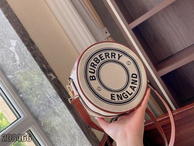 Burberry
ファッション 大人気 新品YI16