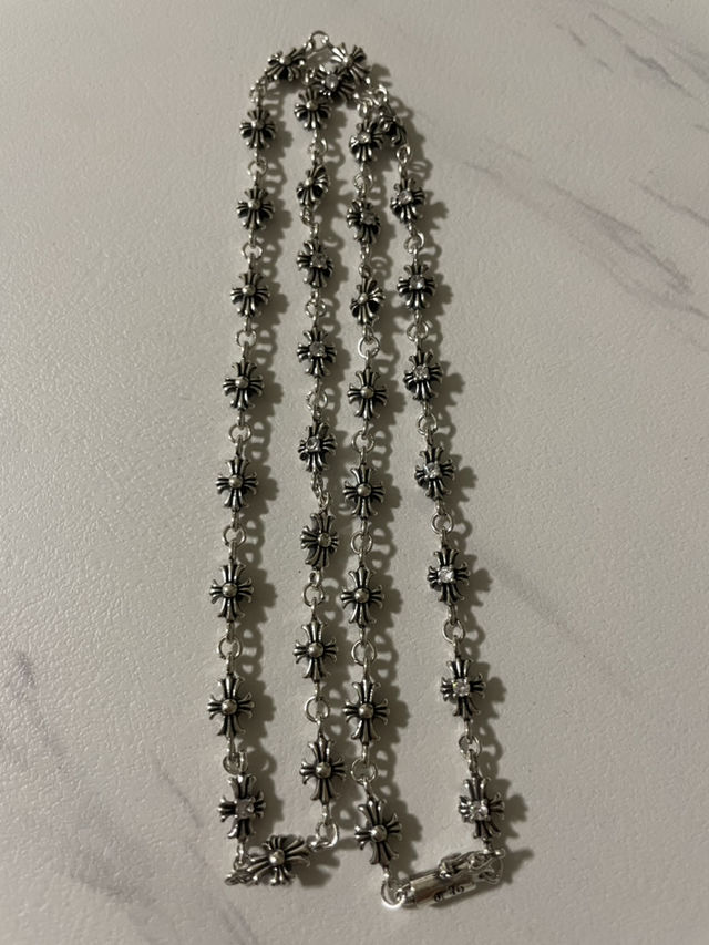 クロムハーツ タイニークロスチェーン ダイヤ