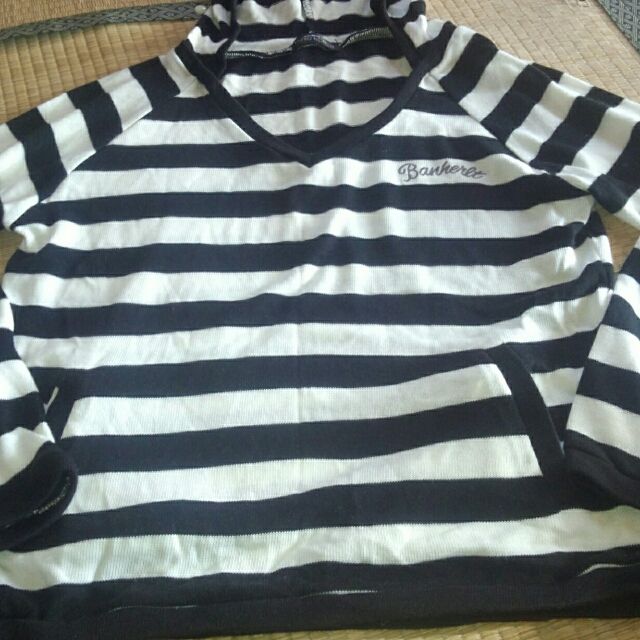 ニットパーカー