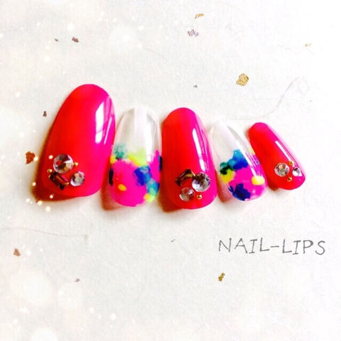 ボタニカル柄 ビビットピンクネイルチップ ノーブランド フリマアプリ サイトshoppies ショッピーズ