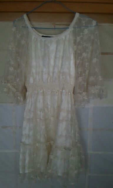 真っ白レースワンピ送別350円