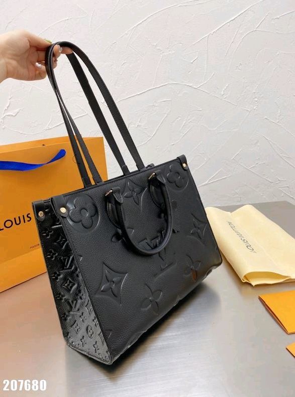 綺麗 美品ハンドバッ.グ
