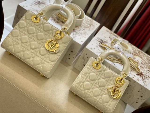 綺麗クリスチャンディオール美品 9O0