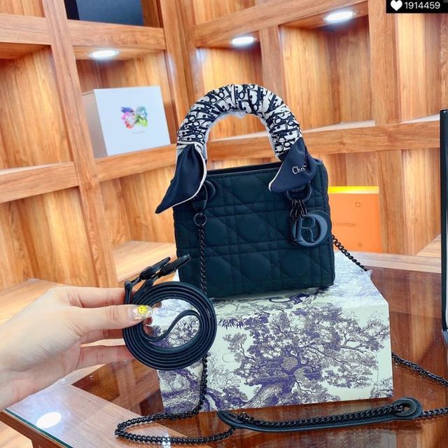 綺麗 美品 ショル。ダーDT56