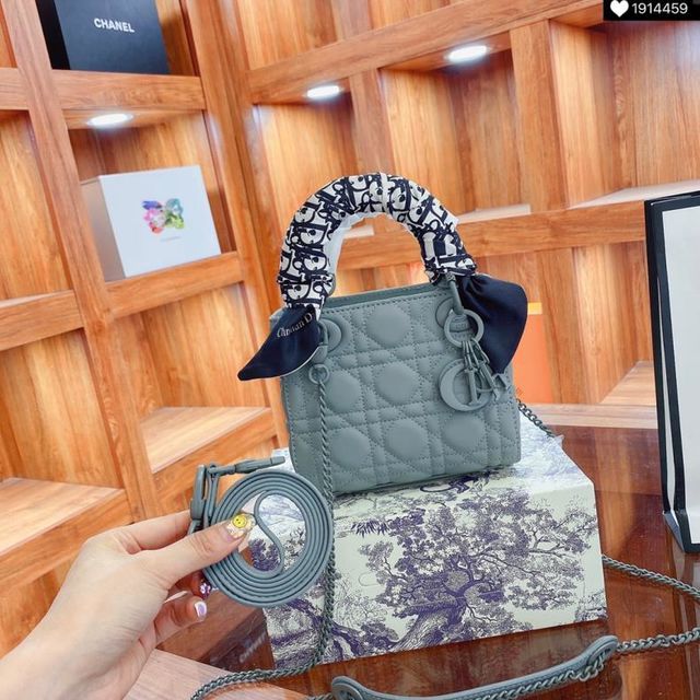 綺麗 美品 ショル。ダーDT56