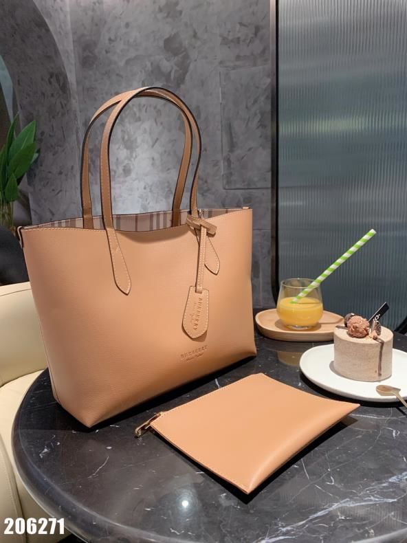 綺麗 美品ハンドバッ。グ