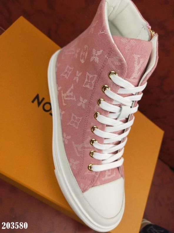 早い者勝ち、人気スニーカー