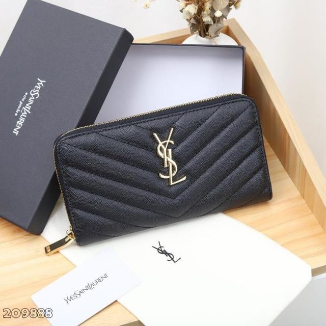 YvesSaintLaurent綺麗美品人気定番財。WX77