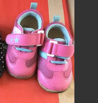 西松屋　女の子　スニーカー　13センチ
