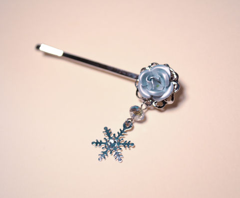 ハンドメイド 薔薇の結晶ヘアピン ノーブランド フリマアプリ サイトshoppies ショッピーズ