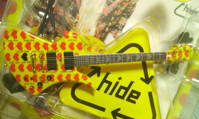 hide フェルナンデス社製 ギターフィギュア イエローハート X JAPAN hideフェルナンデス社製イエローハートギターフィギュア