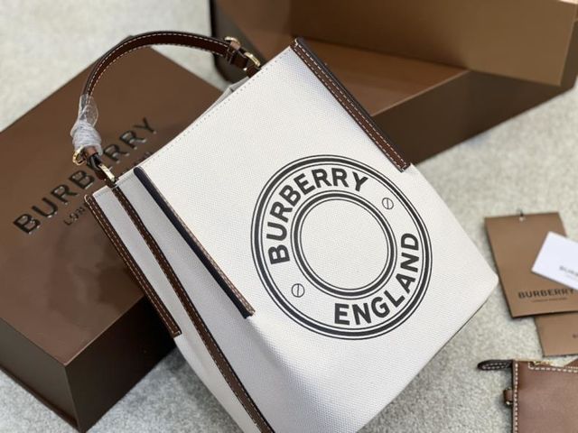 
綺麗Burberry美品ハンドバ8SJ