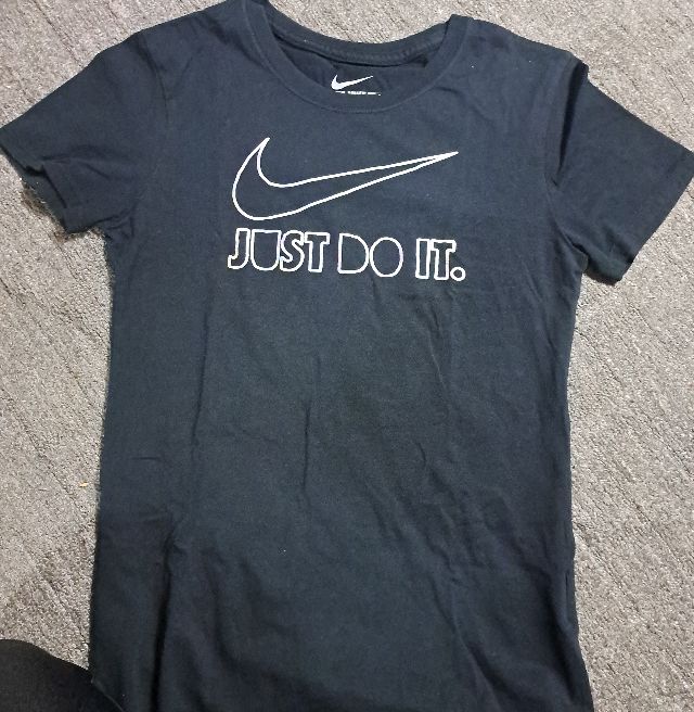 NIKETシャツ