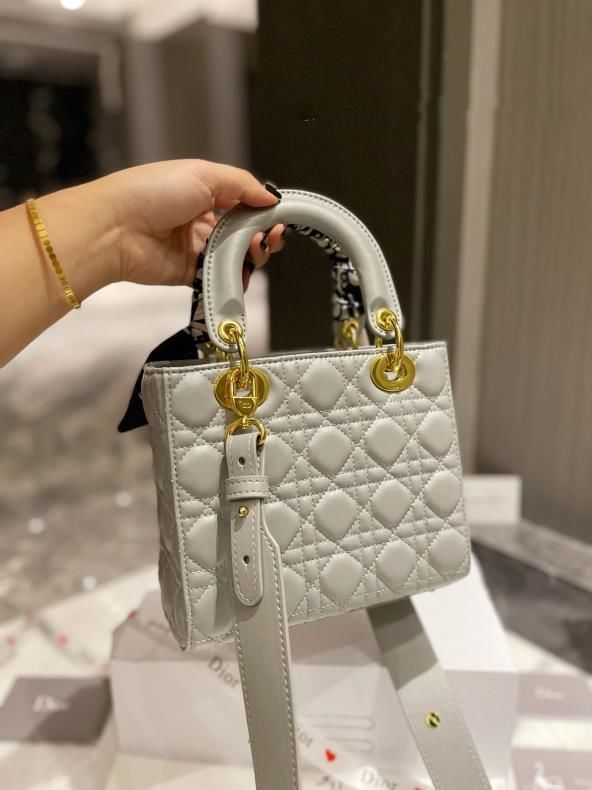 綺麗クリスチャンディオール美品 9OB