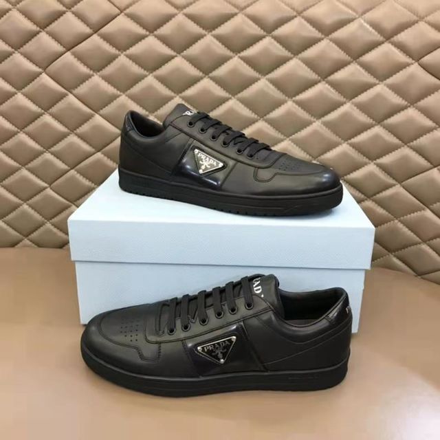 
爆売りPradaスニーカー ファッションBRG