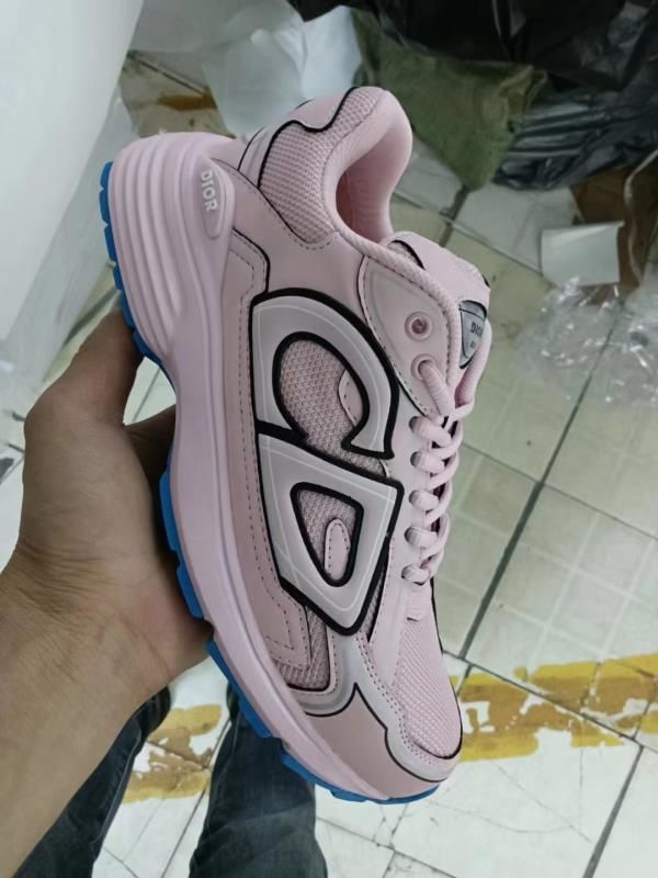 
爆売りChristianDiorスニーカー ファCWP