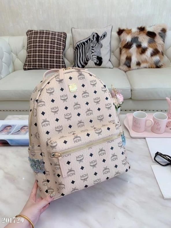 エムシーエム超人気　綺麗なリュック　国.内発。送　早い者勝ち