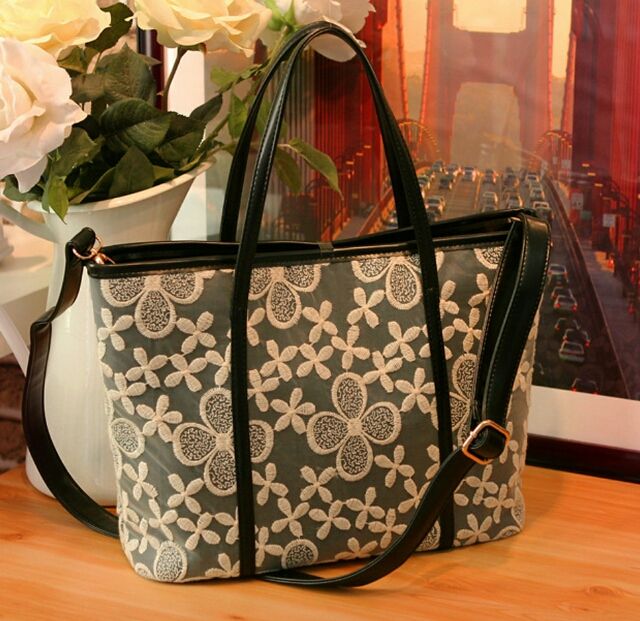 CHANEL 黒 財布 クラシック ジップ ウォレット - グレインド シャイニー カーフ