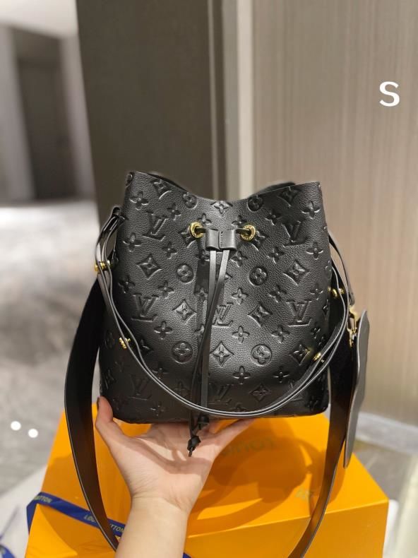 美品!LouisVuittonバッグ 大人気8XX