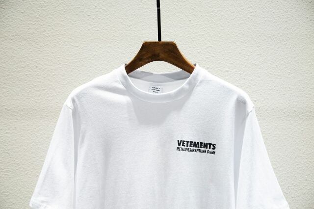 VETEMENTS ヴェトモン Tシャツ ホワイト 半袖