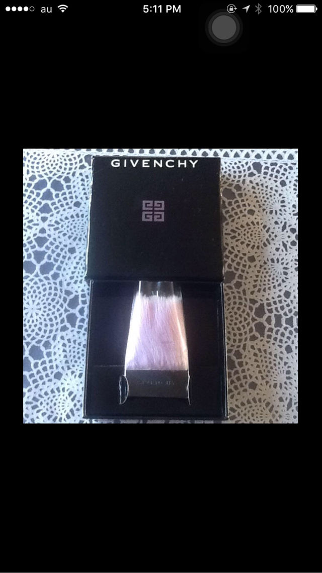 GIVENCHY フェイスブラシ