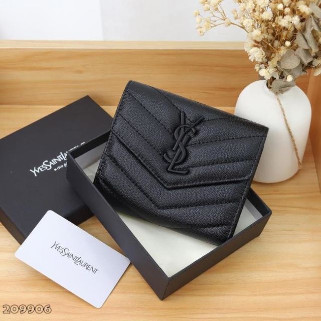 YvesSaintLaurent綺麗美品人気定番財。FY28