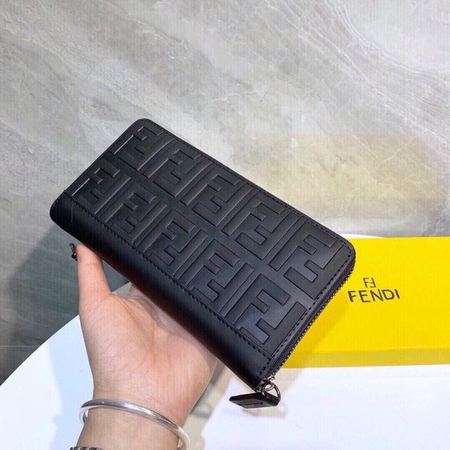 超人気美品フェンディ 財。布新品 お早めに！B0A