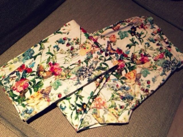ZARA ] 40%off ☆ 花柄パンツ(ザラ/ZARA ) - フリマアプリ