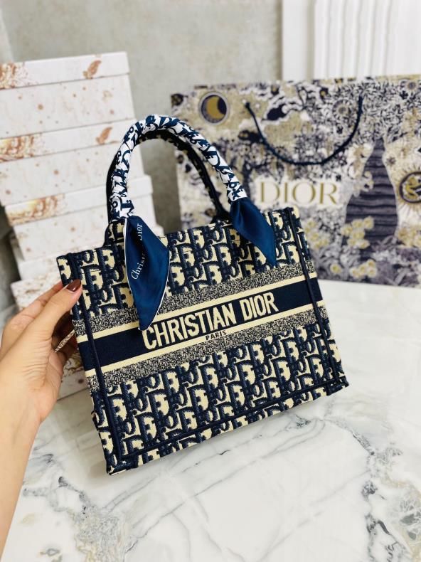 
美品!クリスチャンディオールバッグ 大人気9MV