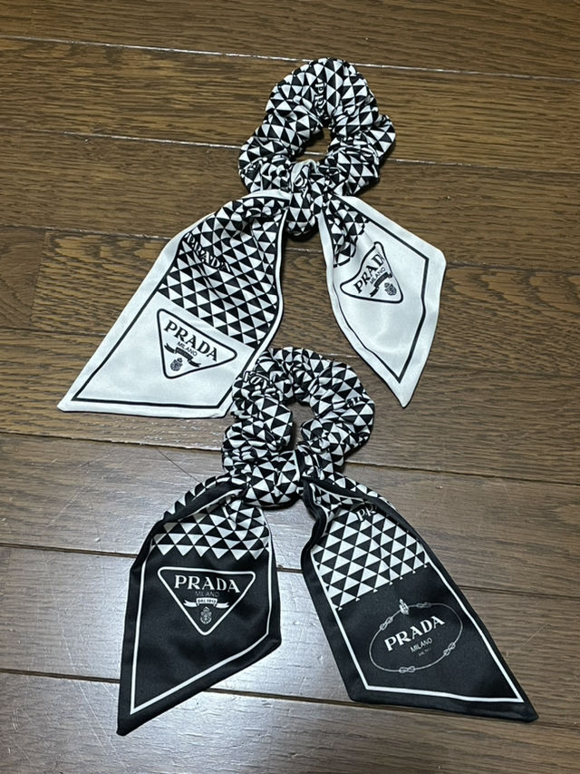 プラ　黒/白　リボン付　シュシュ　取り外し可