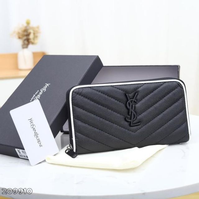 イヴ?サンローラン綺麗美品人気定番財。布DS70