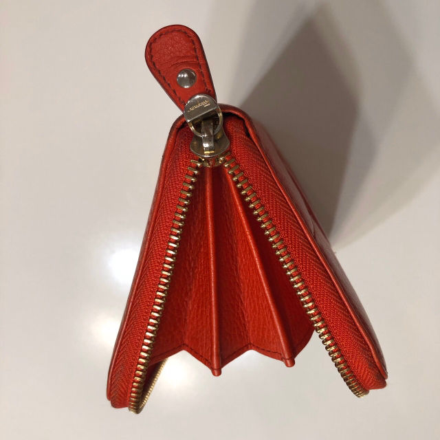 フェラガモ　財布　レッド　長財布
