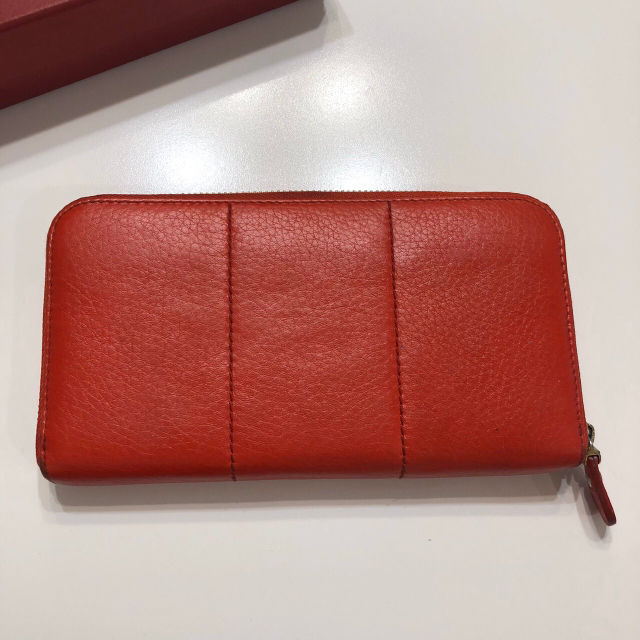 フェラガモ　財布　レッド　長財布