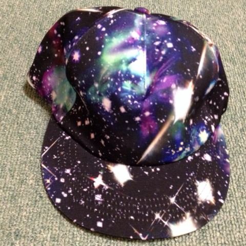 宇宙柄 キャップ スピンズ Spinns フリマアプリ サイトshoppies ショッピーズ