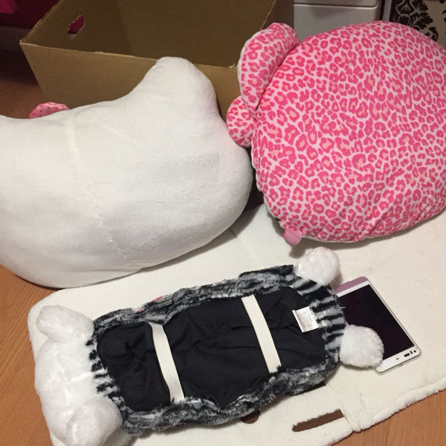 1万円相当キティー ハローキティ ぬいぐるみ クッション