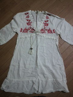 刺繍ふわふわ白ワンピース フリマアプリ サイトshoppies ショッピーズ