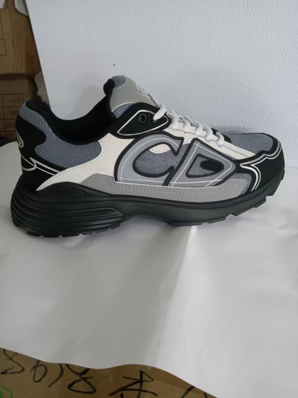 
爆売りクリスチャンディオールスニーカー ファッシCWT