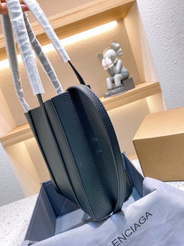 綺麗 美品ハンドバッ。グSQ99