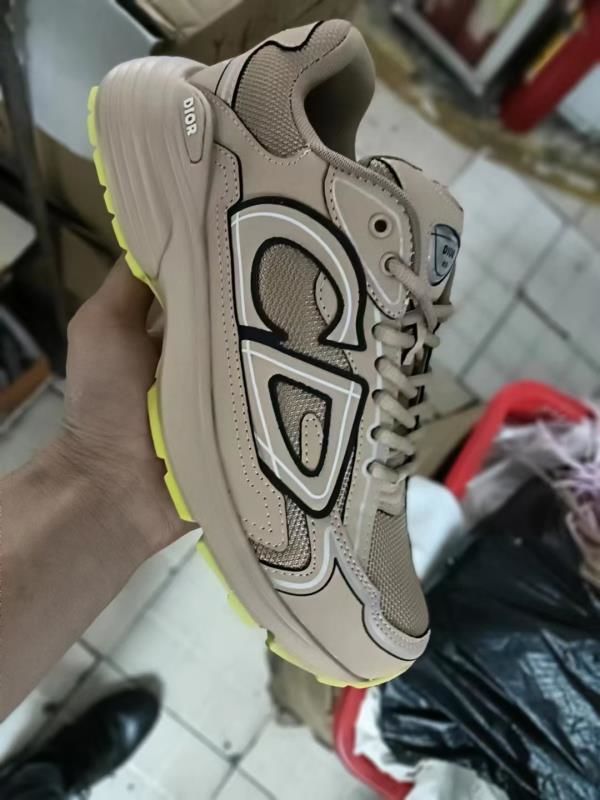 
爆売りChristianDiorスニーカー ファCWR