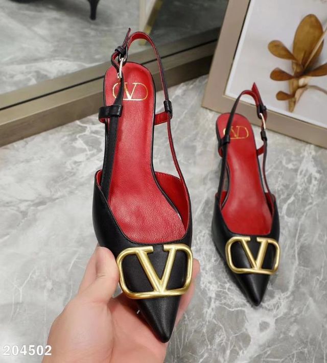 国.内発。送Valentino大人気 新品 ハイヒール