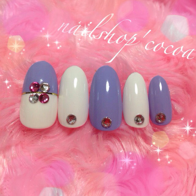 パープルホワイトシンプルきれいめネイル フリマアプリ サイトshoppies ショッピーズ