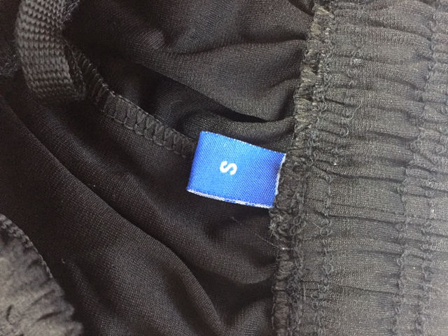 アディダス トラックパンツ 薄手