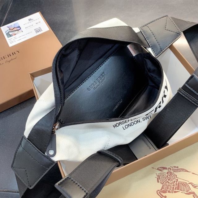 綺麗 美品 ウエス。トポーチYP31