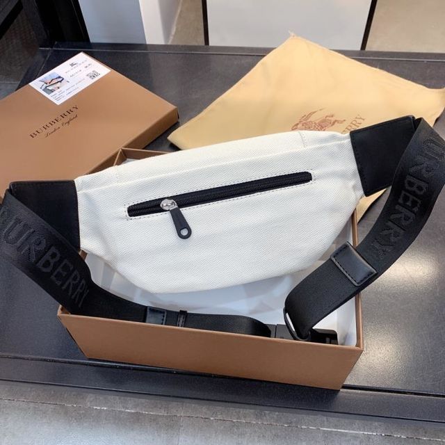 綺麗 美品 ウエス。トポーチYP31