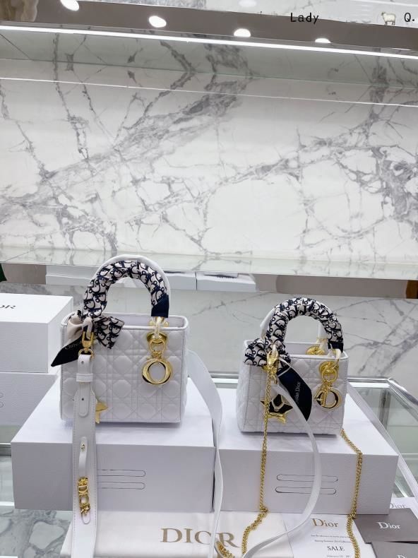 綺麗クリスチャンディオール美品 9OK