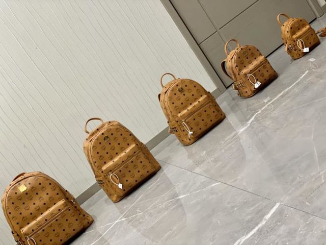 
美品!Mcmバッグ 大人気9U4