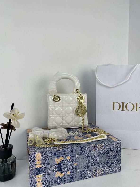ファッションChristianDior新品 大人気95J